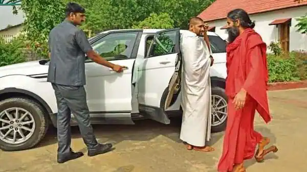 Baba Got Swag; Baba Ramdev Upgrades to Land Rover Defender 130 above XUV700 NewsBharat247